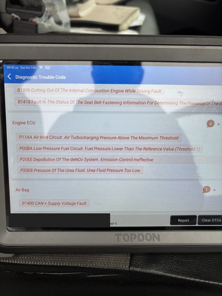 Vauxhall Vivaro 2021 scan showing manufacturer overboost code P11AA with a low fuel pressure fault