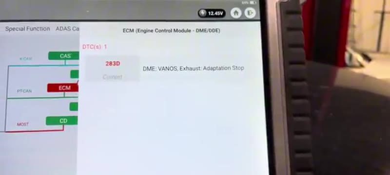 Diagnostic scanner showing the DME Vanos exhaust adaptation fault code on a BMW Mini