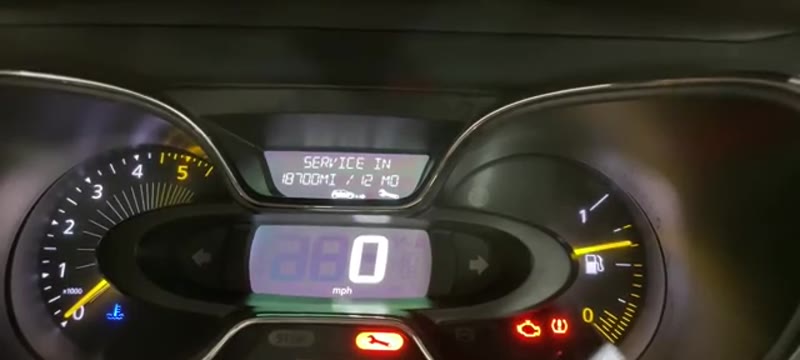 Captur cluster showing the service interval reset to 18,700 miles and 12 months