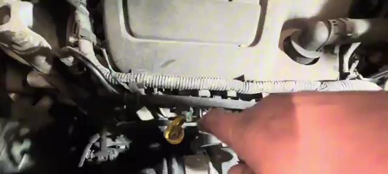 Pulling an electrical connector off a glow plug