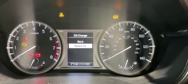 Selecting Reset OC on the Suzuki Vitara oil change menu to reset the service light
